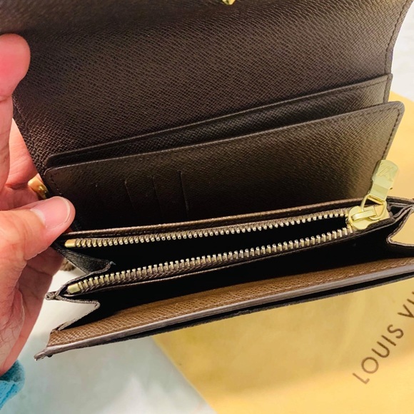 Flash sale Authentic LV Trifold wallet - Picture 6 of 8